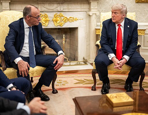 512px-President_Donald_Trump_holds_a_bilateral_meeting_with_German_Chancellor_Friedrich_Merz_on_June_5,_2025_in_the_Oval_Office